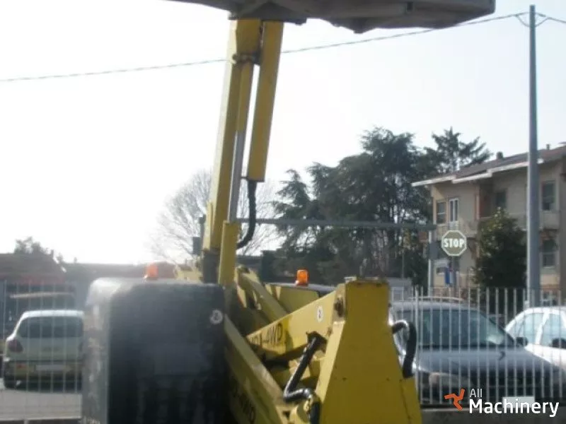 AIRO SG1400 JD 4WD Articulated boom lifts (2000 year) #1052