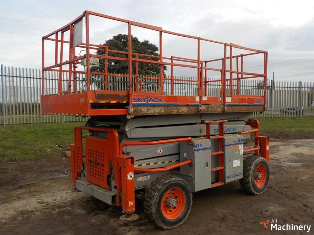 SKYJACK SJ8841 Scissor lifts ID 1192 allmachinery