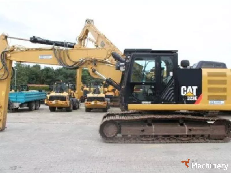 CATERPILLAR 323 E Tracked excavators (2012 year) #1204