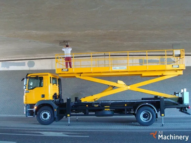 CUSTERS Vehicle-mounted scissor lift  Scissor lifts (2018 year) #1605