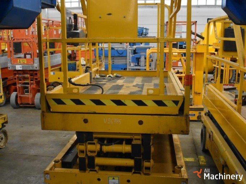 HAULOTTE Compact 10 Scissor lifts (2006 year) #2229