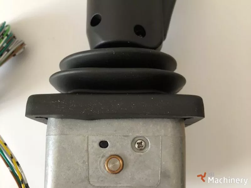 GENIE GENIE T110234 Working platform electric parts (2020 year) #2871