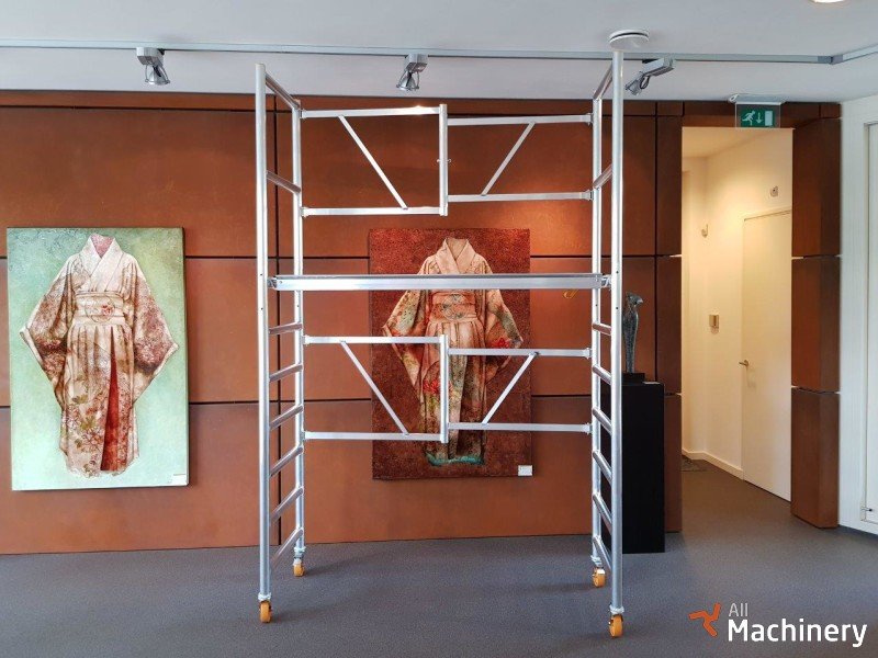 CUSTERS Foldable Mobile scaffolds #316