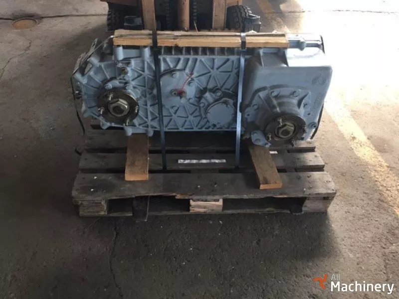 LIEBHERR LTM Crane transmission and steering parts (2010 year) #356