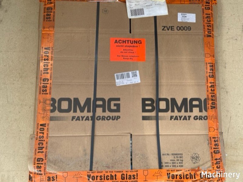 BOMAG 32120431 glass Bulldozer & pipeline cabins and body parts #4146