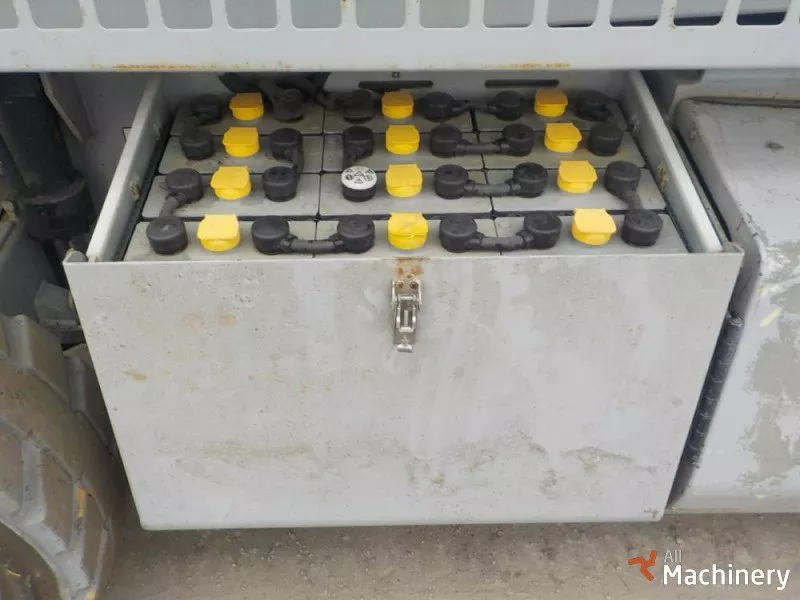 JLG battery Working platform electric parts (2008 year) #4588