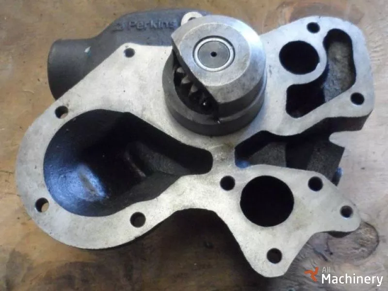 MANITOU WATER PUMP 704885 Loader engine and parts (2017 year) #460