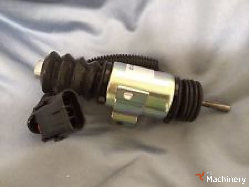GEHL 420-35448, 930A  Loader engine and parts #483
