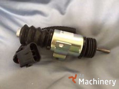 GEHL 420-35448, 930A  Loader engine and parts #483