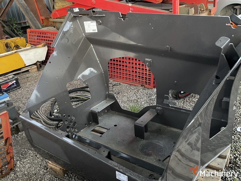 MANITOU MT932 Loader cabins and body parts #5516