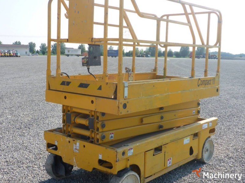 HAULOTTE Compact 10 Scissor lifts (2007 year) #562