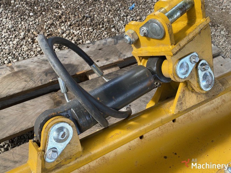 BOBCAT Leveling Bucket Other spare parts #5739