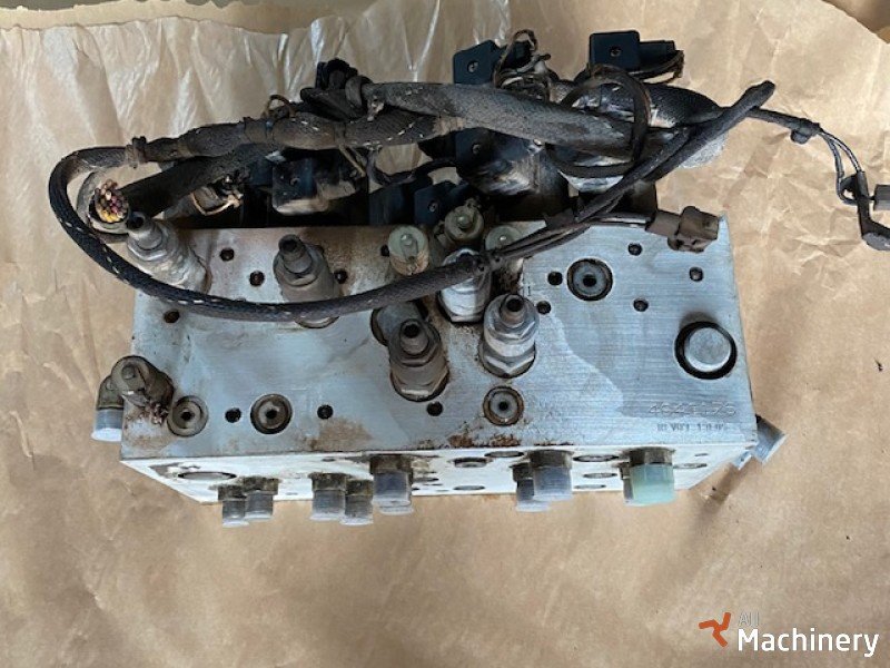 JLG 450AJ Main control valve Working platform hydraulic parts (2005 year) #6393