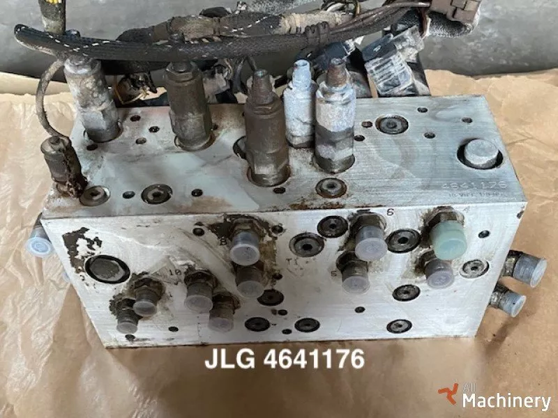 JLG 450AJ Main control valve Working platform hydraulic parts (2005 year) #6393