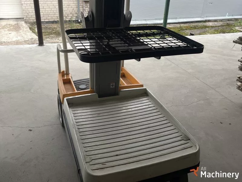 CROWN Wav 50-118 Vertical mast lifts (2013 year) #6493