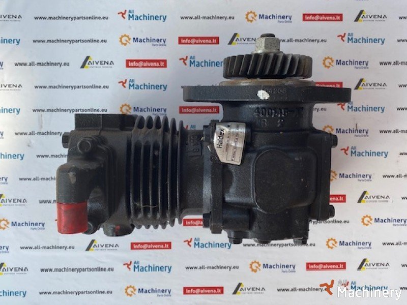 JOHN DEERE RE548558 Tractor engine and parts #6881