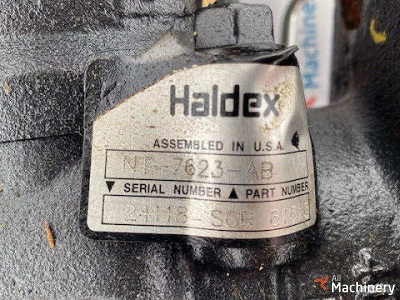JOHN DEERE Haldex NT7623 Tractor engine and parts #6882