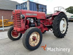 MCCORMICK  Farmall D-324 Mini tractors #7584