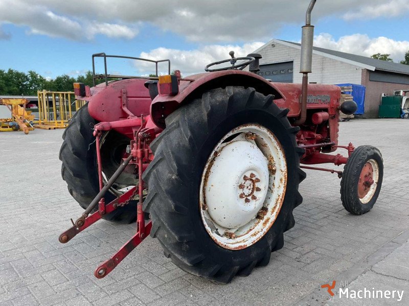 MCCORMICK  Farmall D-324 Mini tractors #7584