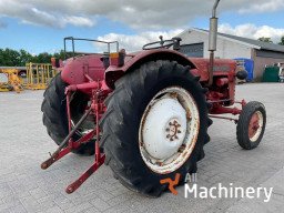MCCORMICK  Farmall D-324 Mini tractors #7584