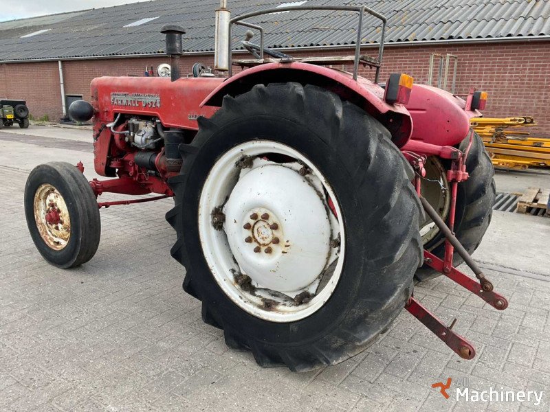 MCCORMICK  Farmall D-324 Mini tractors #7584