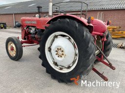 MCCORMICK  Farmall D-324 Mini tractors #7584