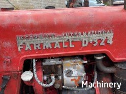 MCCORMICK Farmall D-324 Mini tractors #7599