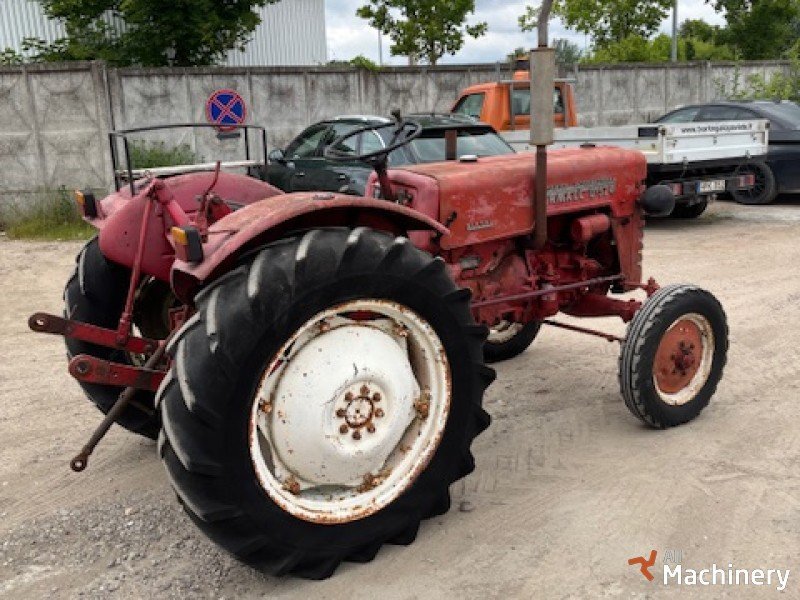 MCCORMICK Farmall D-324 Mini tractors #7599