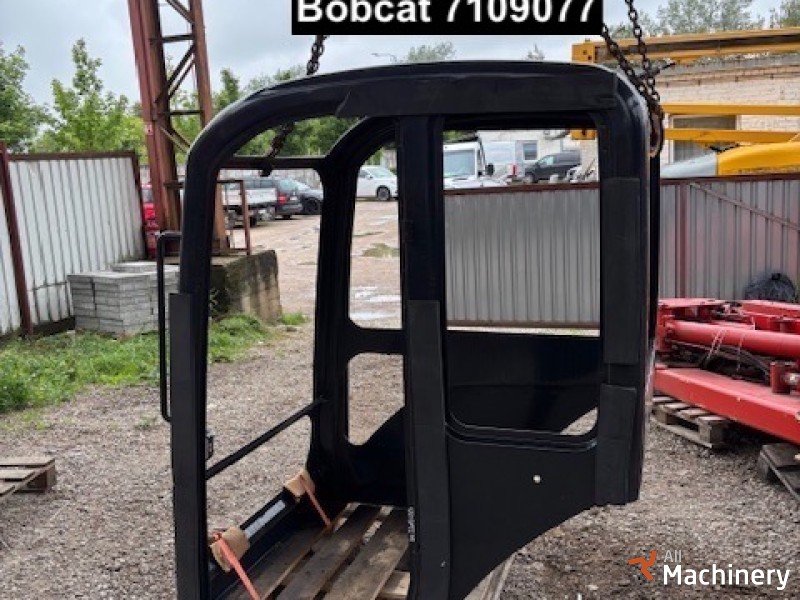 BOBCAT 7109077 Cabin and body spare parts #7750