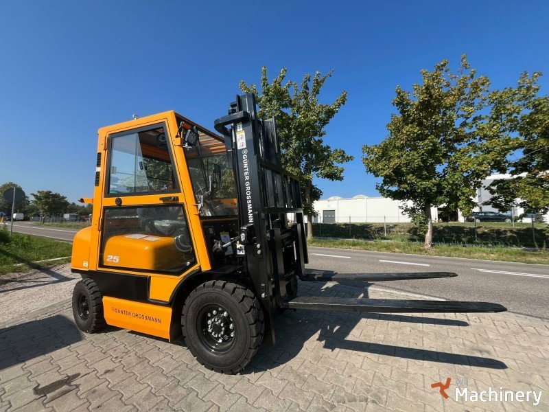 GUNTER GROSSMANN 2.5T 3M LPG CAB Forklifts #8025