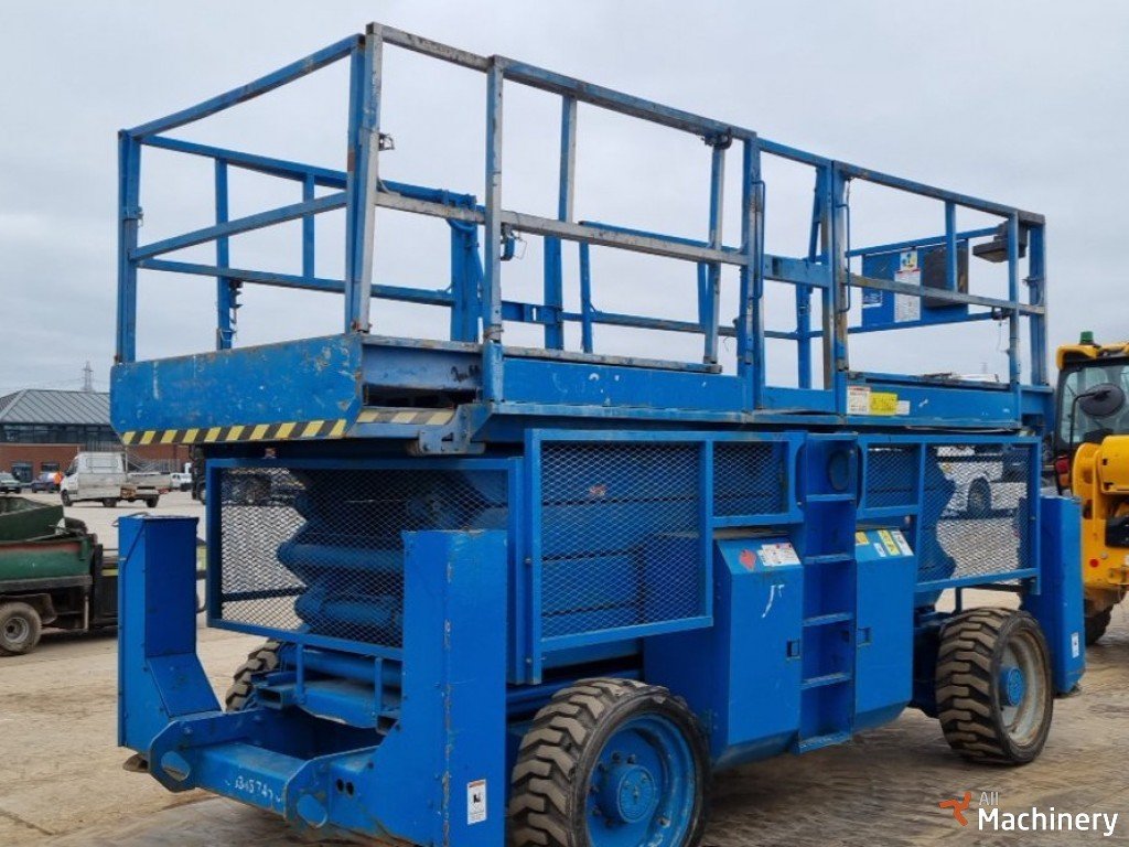 GENIE 4390 Žirkliniai keltuvai #8138