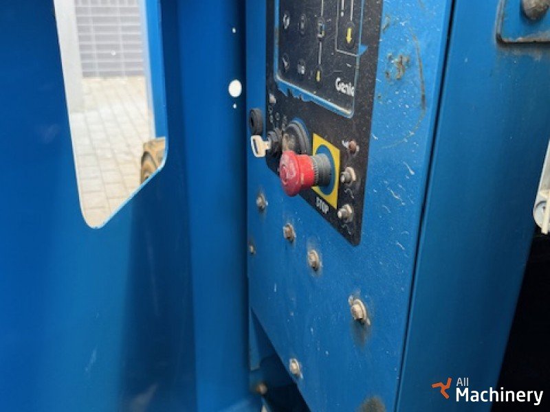 GENIE 3369RT Scissor lifts #8158