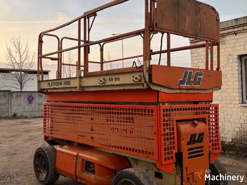 JLG M4069 Scissor lifts #8200