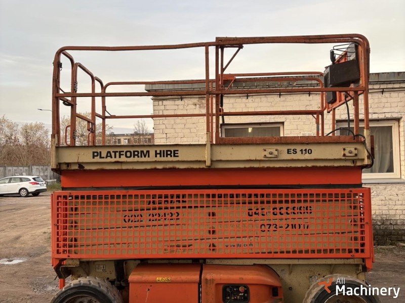 JLG M4069 Scissor lifts #8200