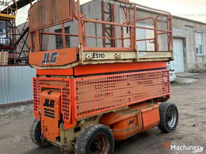 JLG M4069 Scissor lifts #8200