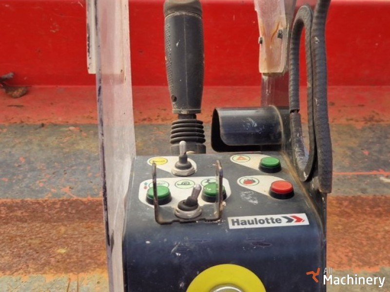 HAULOTTE Compact 10N Scissor lifts (2010 year) #8266