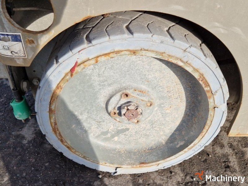 HAULOTTE Compact 8 Scissor lifts (2008 year) #8267