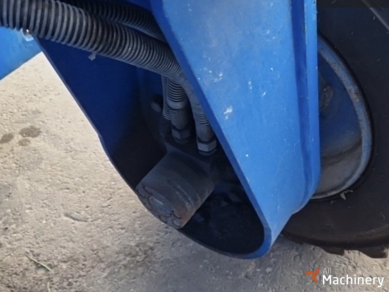 HOLLAND LIFT HL-220 D25 Scissor lifts (2009 year) #8288