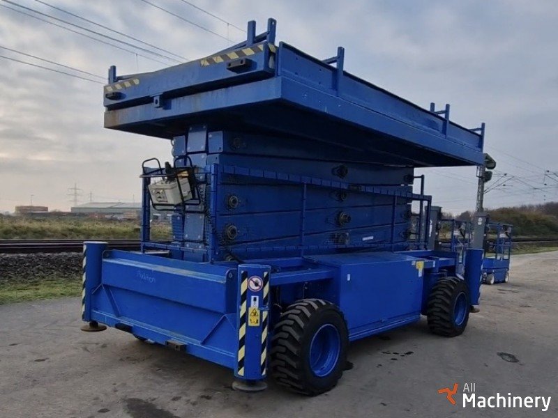 HOLLAND LIFT HL-220 D25 Scissor lifts (2009 year) #8288