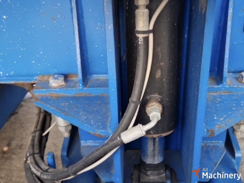 HOLLAND LIFT HL-220 D25 Scissor lifts (2009 year) #8288