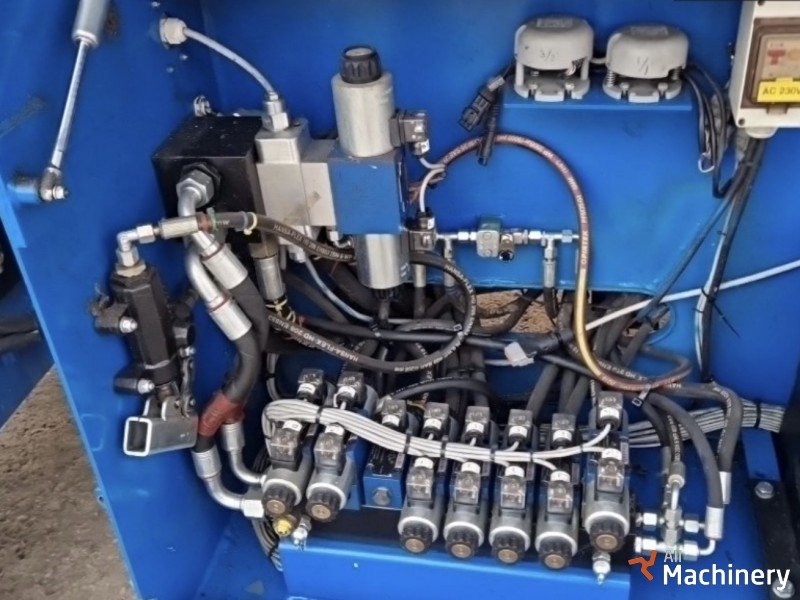 HOLLAND LIFT HL-220 D25 Scissor lifts (2009 year) #8288