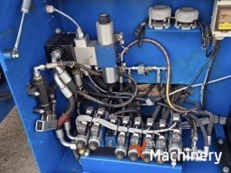 HOLLAND LIFT HL-220 D25 Scissor lifts (2009 year) #8288