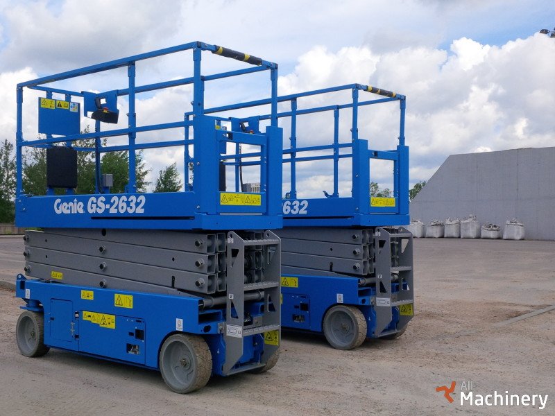 GENIE GS2646 Scissor lifts for rent (2017 year) #963